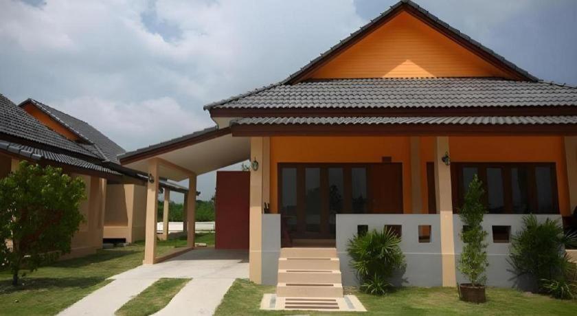 Juntima Boutique Hotel Phetchaburi Exterior foto